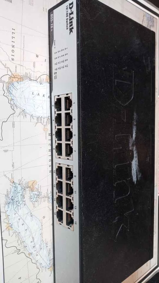 16-Port Fast Ethernet Unmanaged Switch - DSS-16+