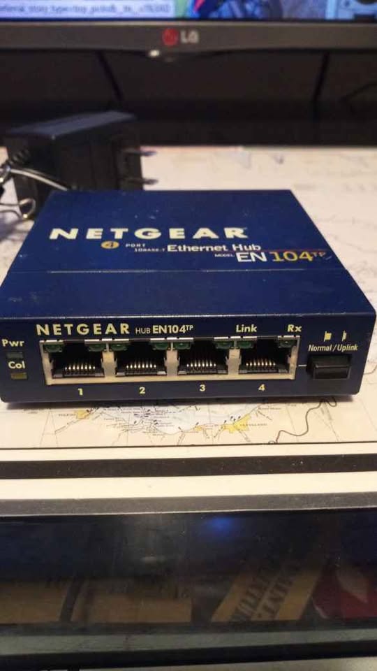 Netgear Ethernet Hub EN104TP