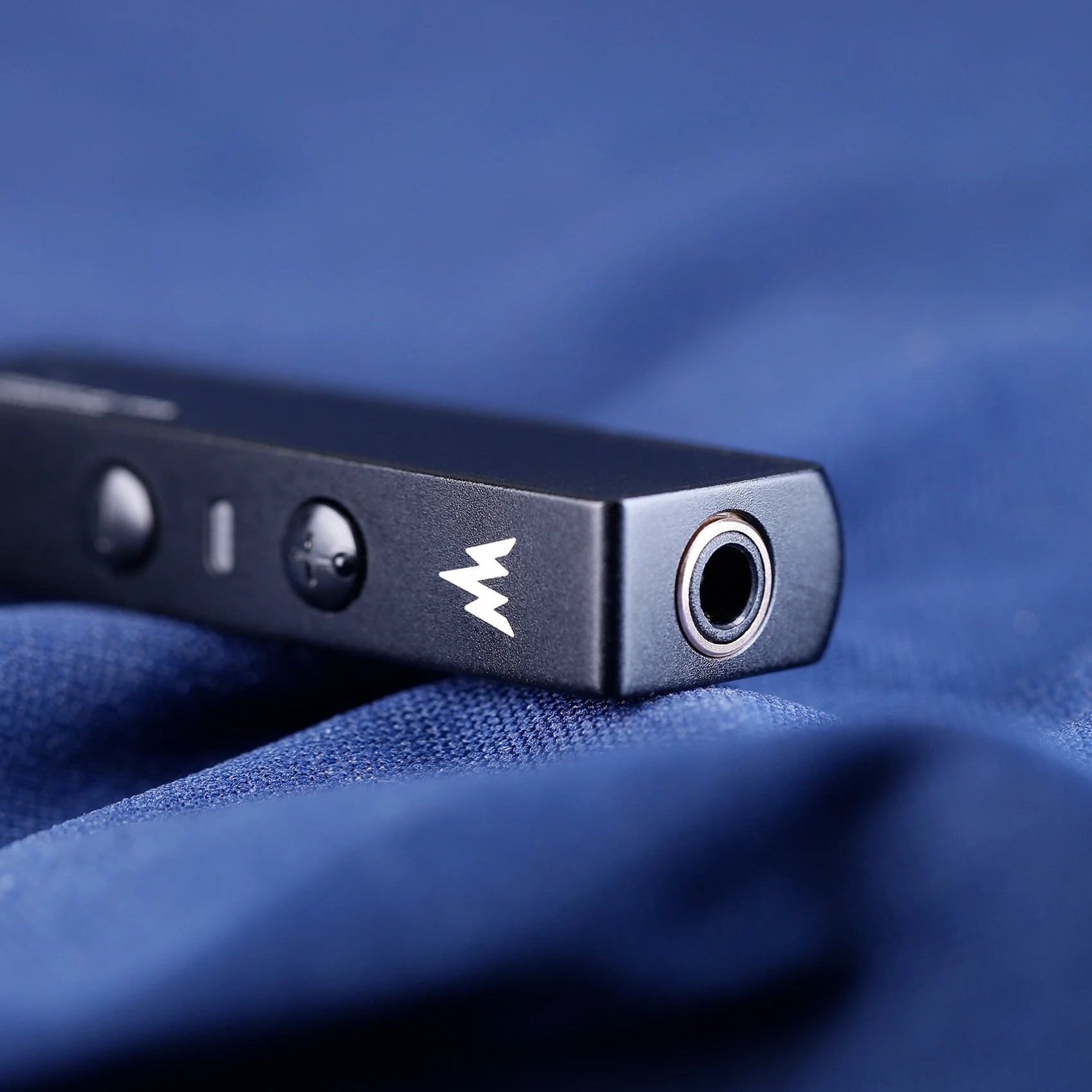 Whizzer DA1 Portable DAC USB C Amplifier, Mini USB C Dongle with Mic Volume Control for Headphones Smart Phones Earphones